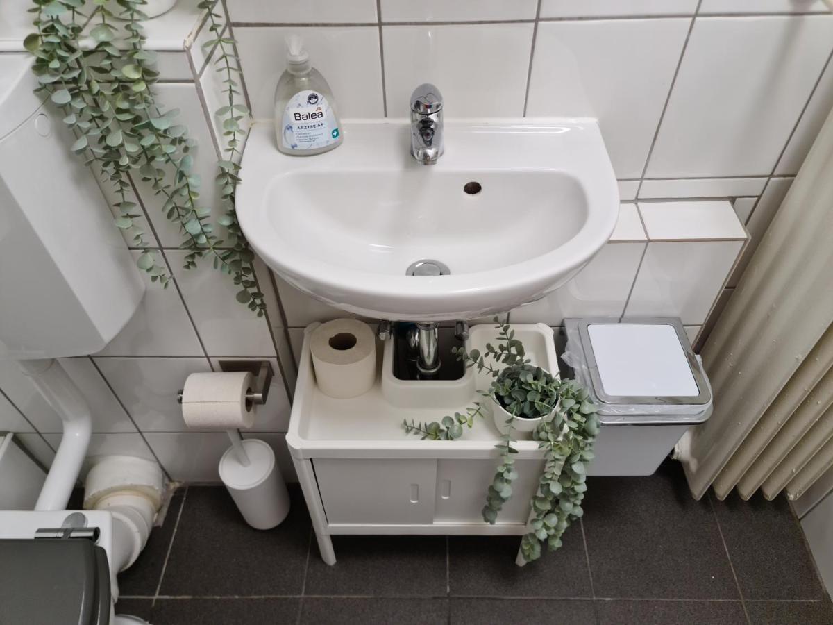 Schoene Ferienwohnung Im Zentrum Mit Self Check-In Und Free Wifi Essen Eksteriør billede